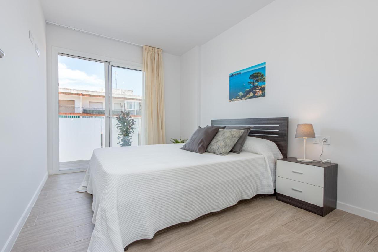 M A R I V E N T Suite With Bathroom And Terrace 50 M2 Росас Экстерьер фото