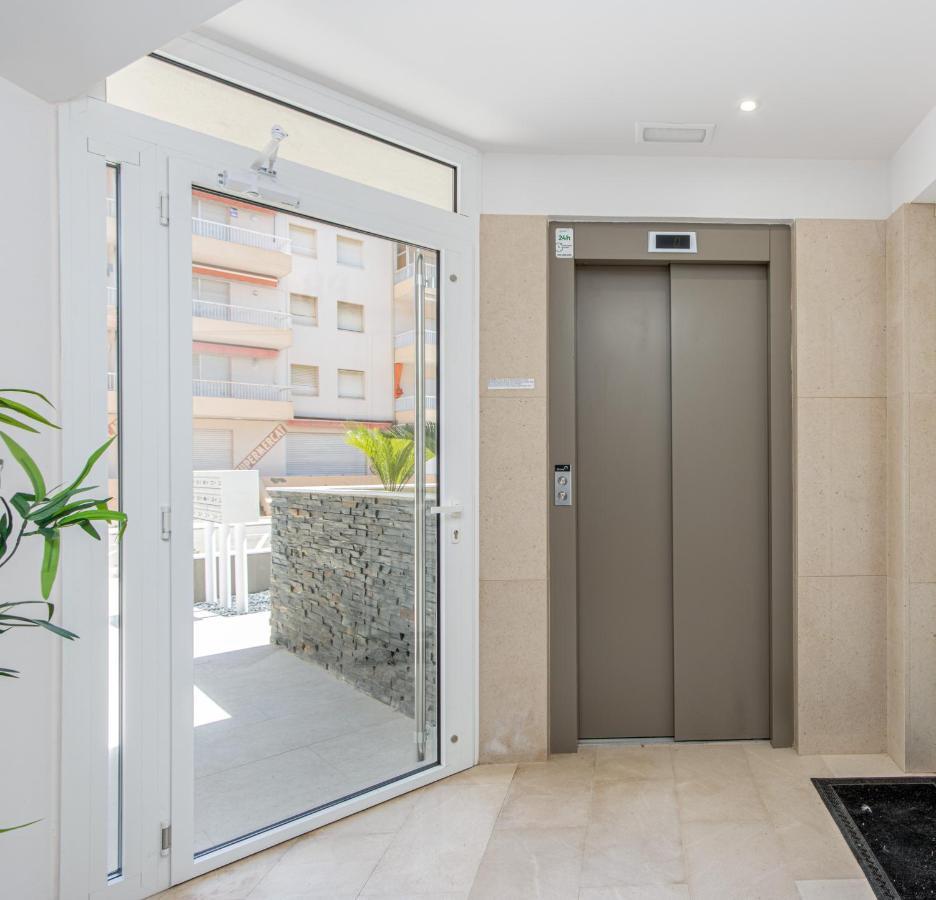 M A R I V E N T Suite With Bathroom And Terrace 50 M2 Росас Экстерьер фото