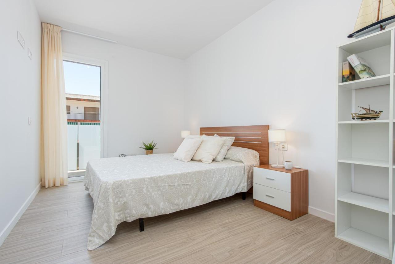 M A R I V E N T Suite With Bathroom And Terrace 50 M2 Росас Экстерьер фото